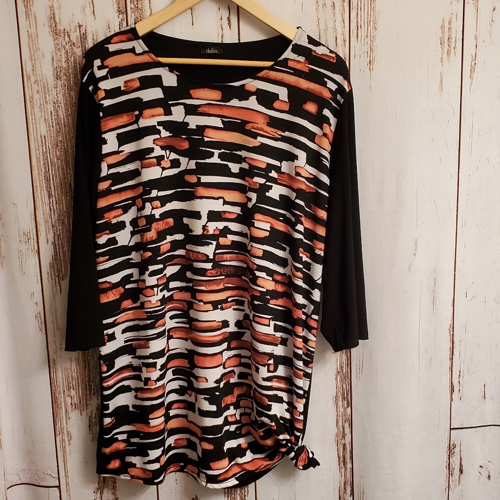Dalin blouse black dusty rose white design Size L